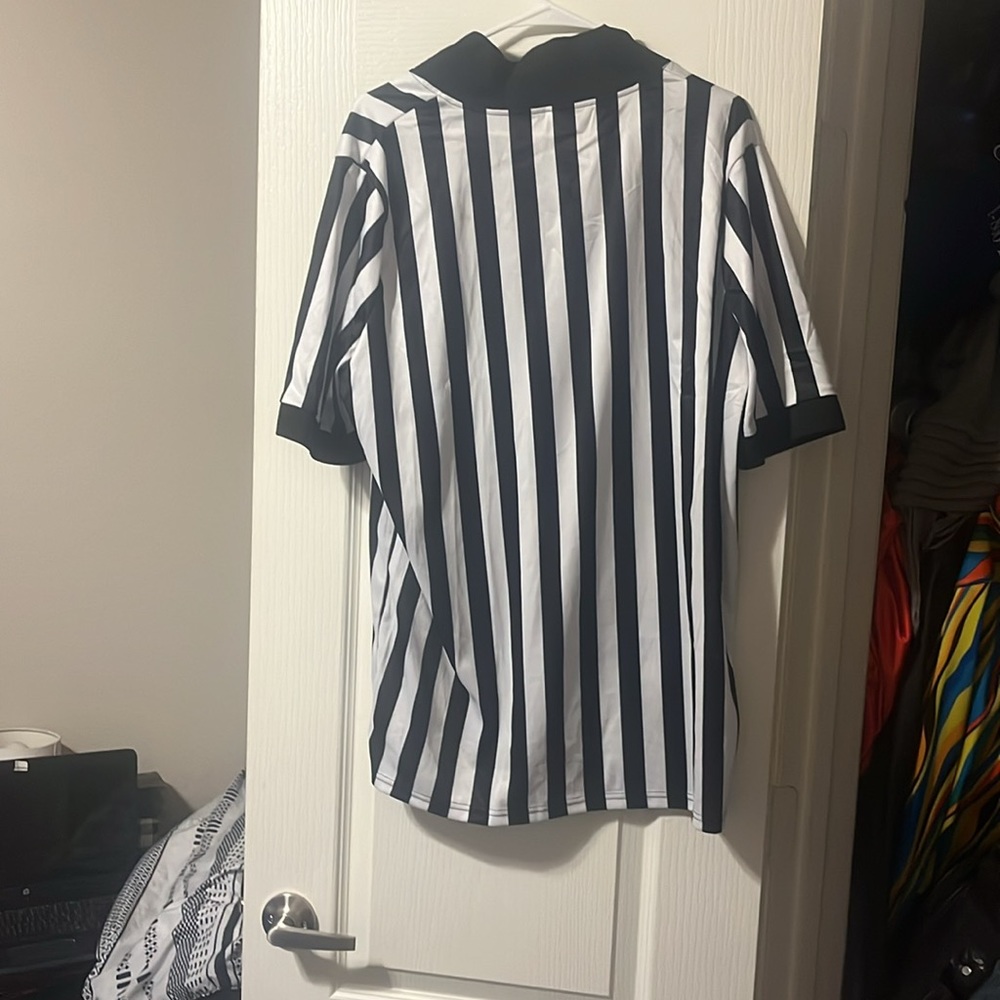 Referee - Picture 2 of 2